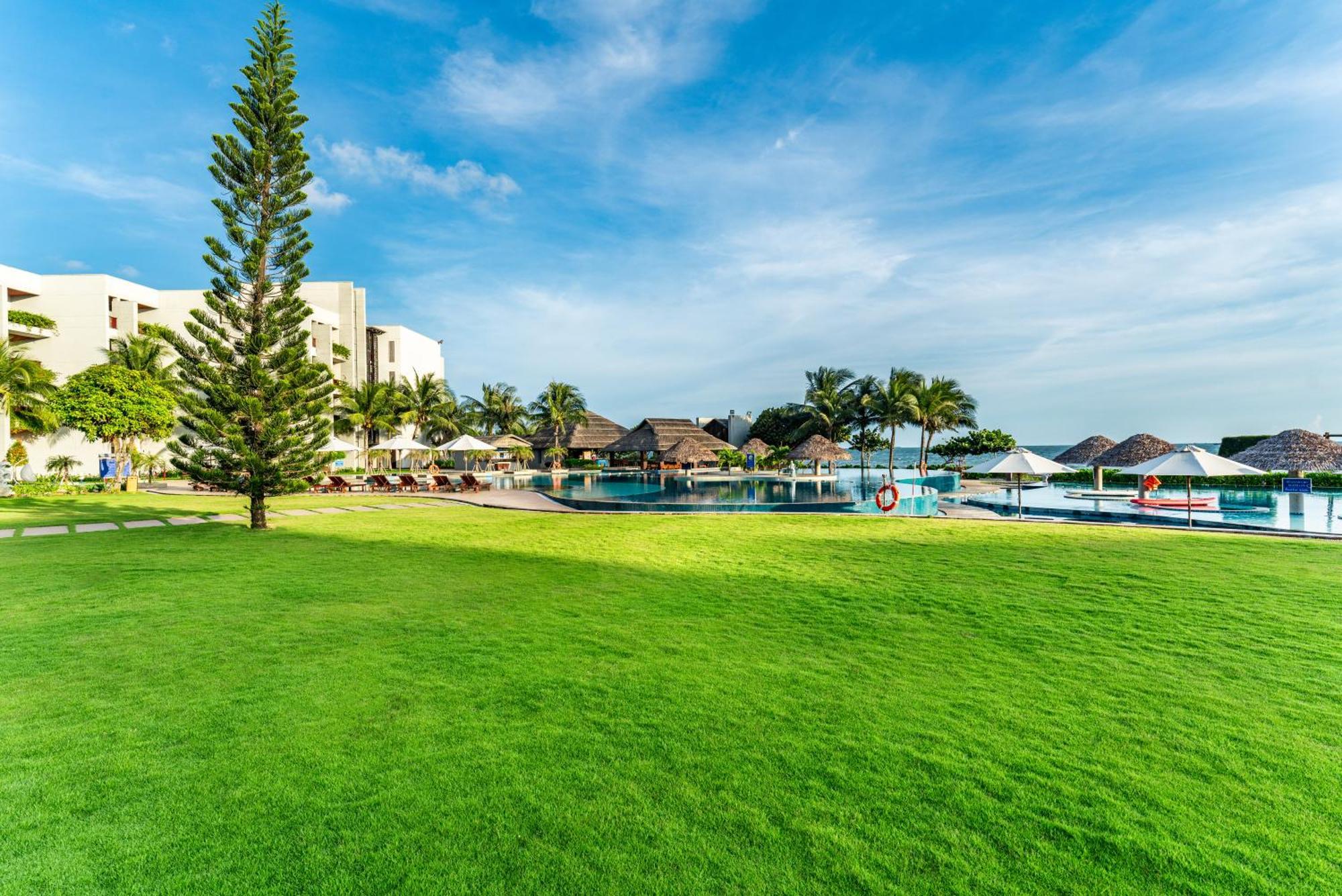 Vietsovpetro Ho Tram Beach Resort & Spa Exterior photo